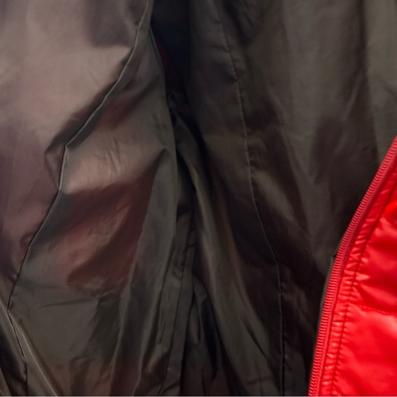 Y2K South Pole Size L Cropped Red Jacket Coat Fur Trim Hood And Gold Accents - Picture 9 of 15